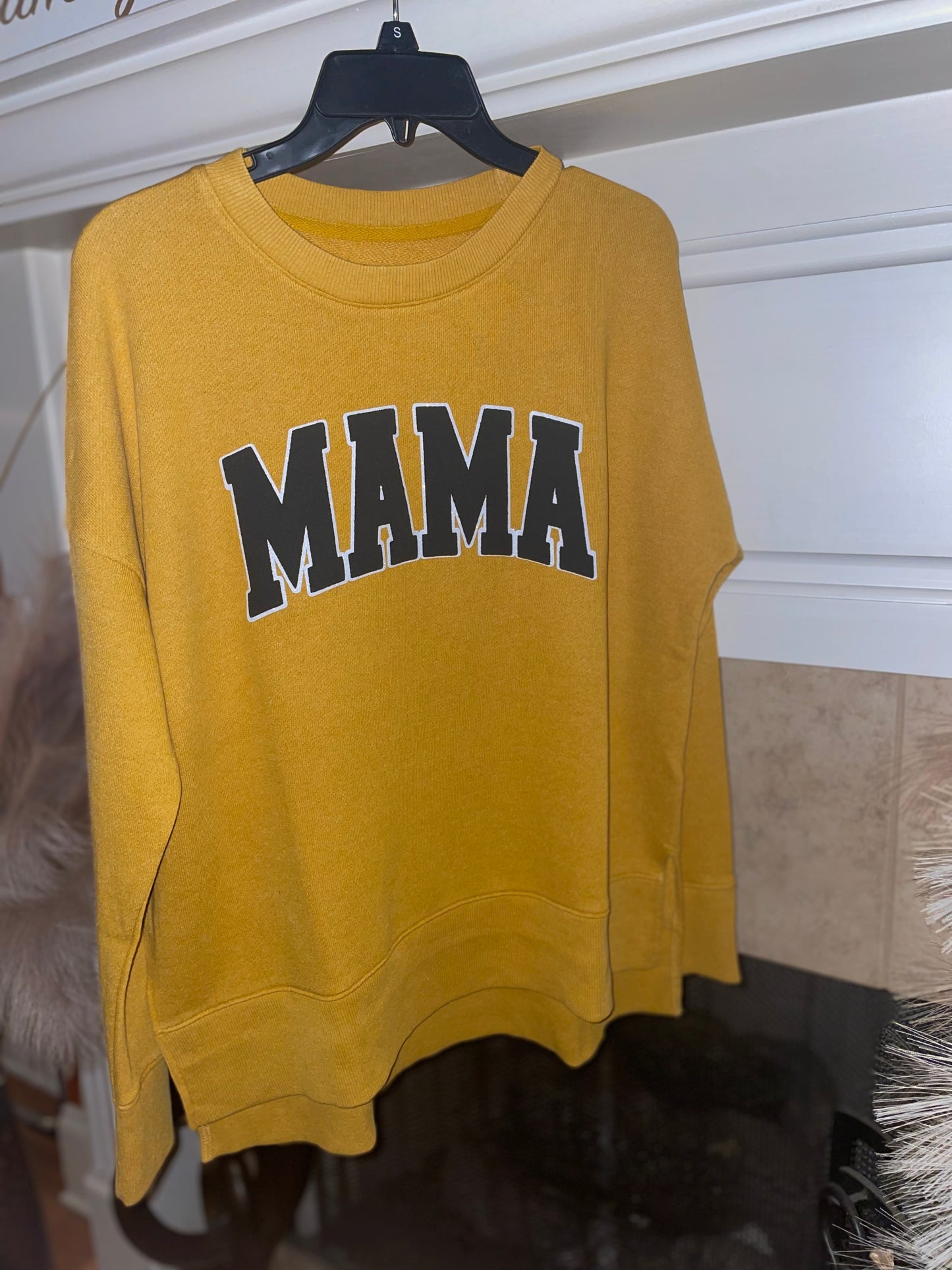 Full pullover MAMA sweatshirt with kids names